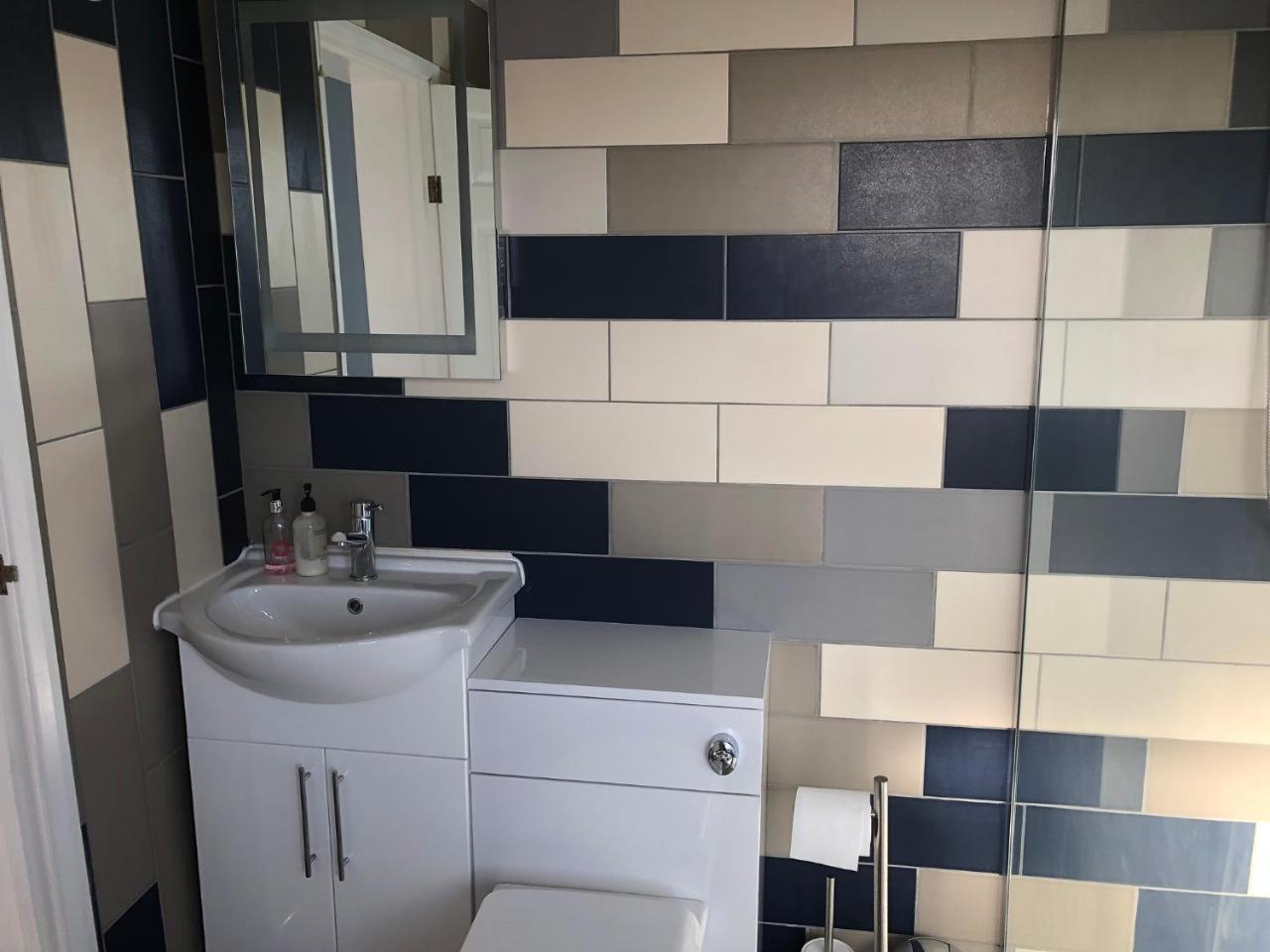 דיימצ'רץ' Waterside Guesthouse מראה חיצוני תמונה